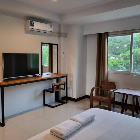 The Square Rayong Hotel Bagian luar foto