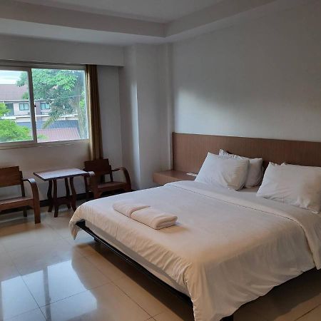 The Square Rayong Hotel Bagian luar foto