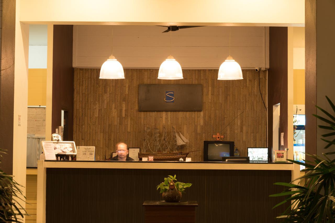The Square Rayong Hotel Bagian luar foto